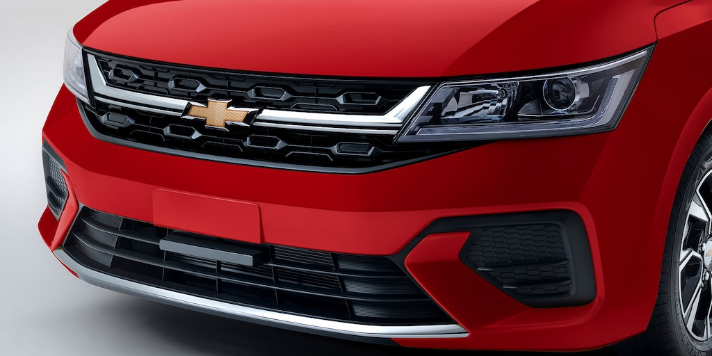  Chevrolet Aveo HB 2025, nuevo auto compacto con parrilla frontal con detalles bi-tono cromo y negro brillante